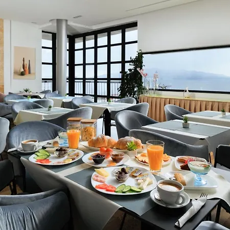 布兰特萨兰达酒店 Sarandë