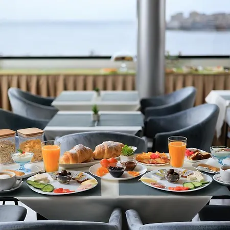 布兰特萨兰达酒店 4* Sarandë