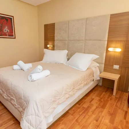 布兰特萨兰达酒店 4* Sarandë