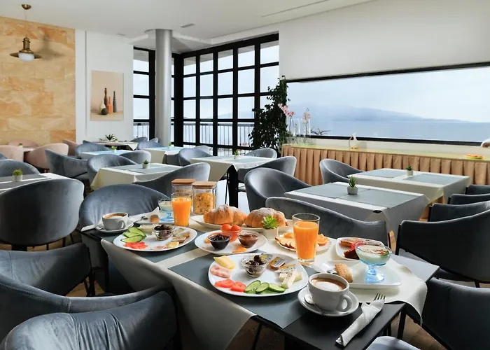 布兰特萨兰达酒店 Sarandë