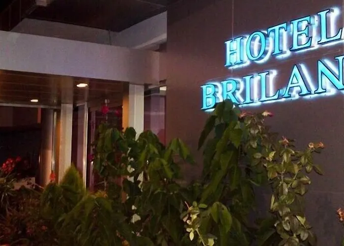 布兰特萨兰达酒店 Sarandë